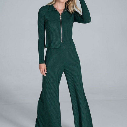 Chic Ribbed Knit Collared Zip Top - Très Elite