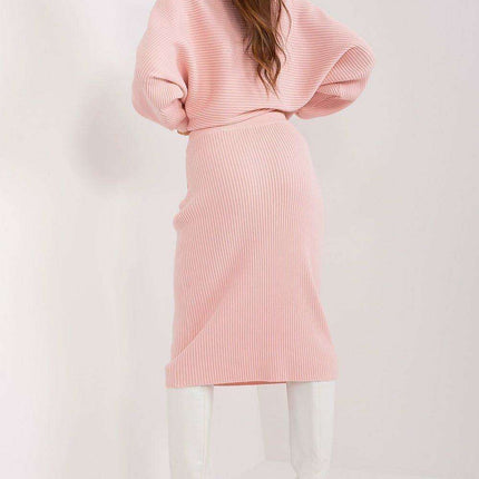 Chic Ribbed Knit Midi Skirt - Très Elite
