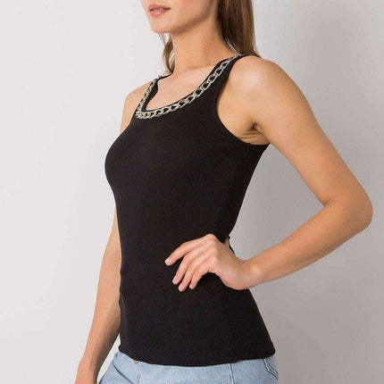 Chic Ribbed Tee with Chain Detail - Très Elite