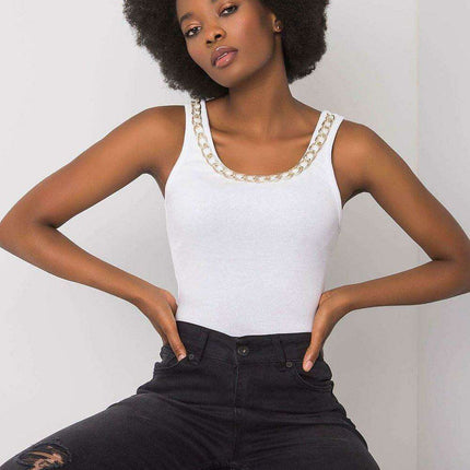 Chic Ribbed Tee with Chain Detail - Très Elite