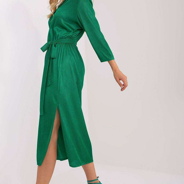Chic Ribbed V-Neck Midi Dress with Adjustable Waist Detail