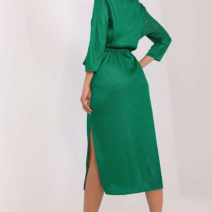 Chic Ribbed V-Neck Midi Dress with Adjustable Waist Detail - Très Elite