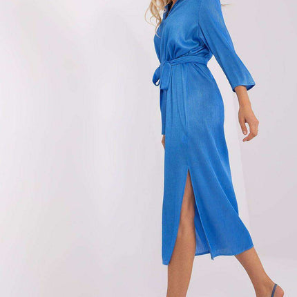 Chic Ribbed V-Neck Midi Dress with Adjustable Waist Detail - Très Elite