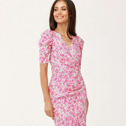 Chic Ruffled Sleeve Cocktail Dress with Modern Envelope Neckline - Très Elite