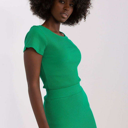 Chic Short-Sleeve Ribbed Cotton Top - Très Elite