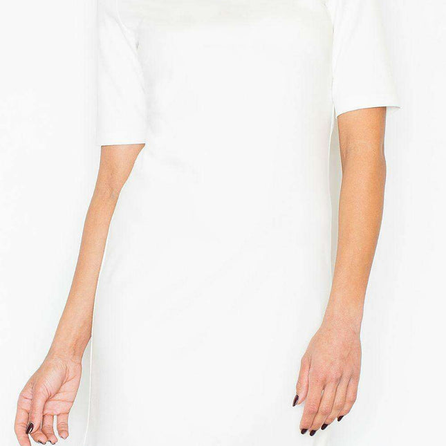 Chic Short-Sleeved Pencil Dress with Opulent Fur Detailing