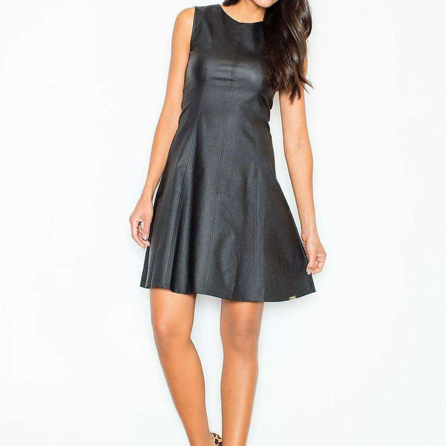 Chic Sleeveless Formal Gown with Semi-Circular Neckline