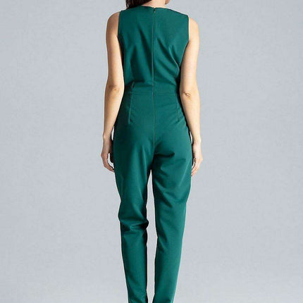 Chic Sleeveless Jumpsuit with Modern Envelope Neckline - Très Elite