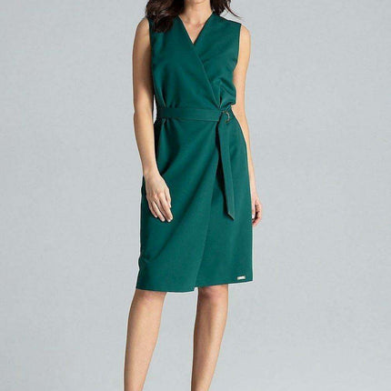 Chic Sleeveless Midi Dress with Luxe Gold Belt - Très Elite