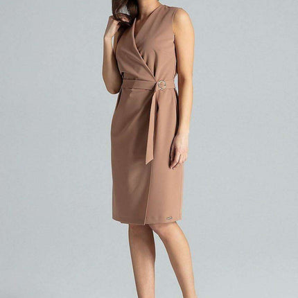Chic Sleeveless Midi Dress with Luxe Gold Belt - Très Elite