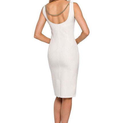 Chic Sleeveless Pencil Dress with Eye-Catching Chain-Back Detail - Très Elite