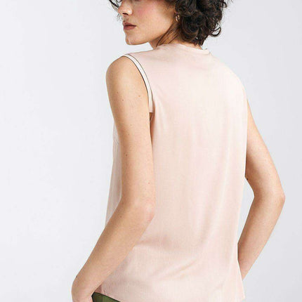 Chic Sleeveless Viscose Blouse With Pleated Details - Très Elite