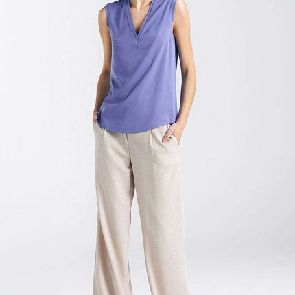 Chic Sleeveless Viscose Blouse With Pleated Details - Très Elite