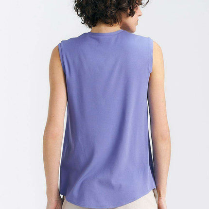 Chic Sleeveless Viscose Blouse With Pleated Details - Très Elite