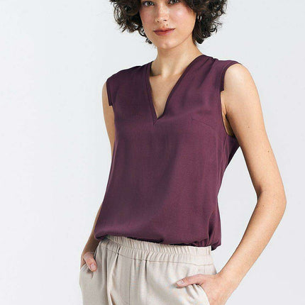 Chic Sleeveless Viscose Blouse With Pleated Details - Très Elite