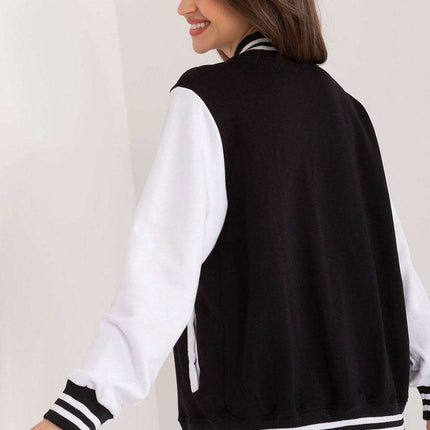 Chic Snap Button Sweatshirt for Active Women - Très Elite