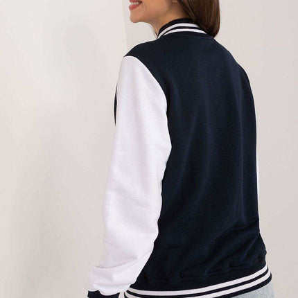 Chic Snap Button Sweatshirt for Active Women - Très Elite