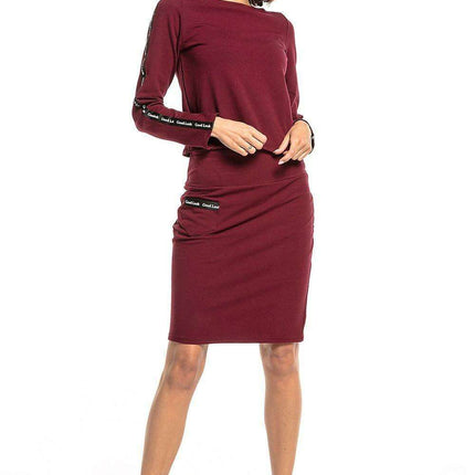 Chic Striped Sleeve Knit Pullover - Effortless Casual Elegance - Très Elite