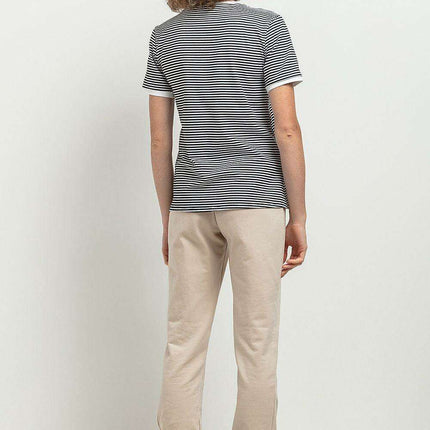 Chic Striped V-Neck Blouse with Stylish Pleats and Cuffed Sleeves - Très Elite