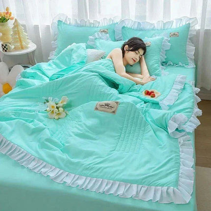 Chic Summer Lightweight Comforter with Ruffled Edges - Très Elite