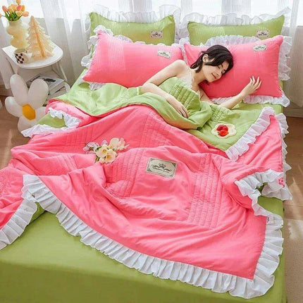 Chic Summer Lightweight Comforter with Ruffled Edges - Très Elite