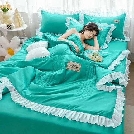 Chic Summer Lightweight Comforter with Ruffled Edges - Très Elite