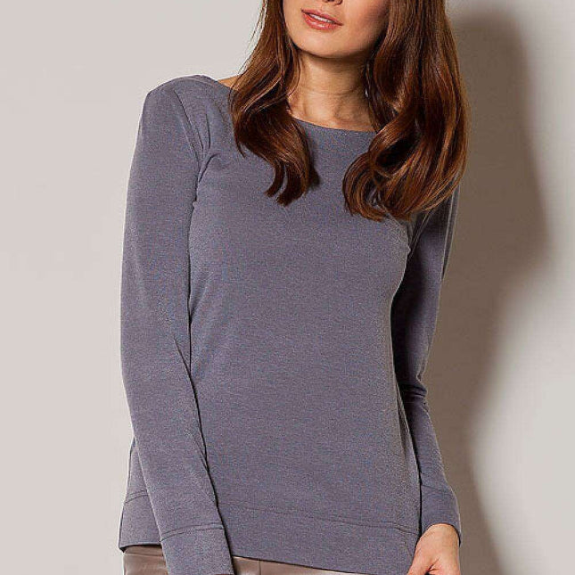 Chic Teardrop-Back Sweater with Bow Detail