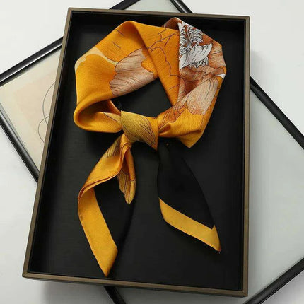 Chic Toddler Elegance: Luxurious 70x70cm Silk Scarf for Ages 6 Months to 4 Years - Très Elite