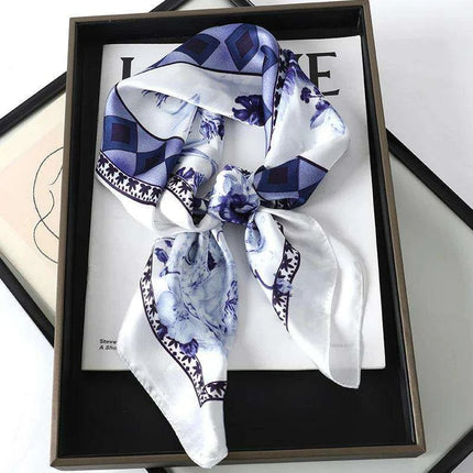 Chic Toddler Elegance: Luxurious 70x70cm Silk Scarf for Ages 6 Months to 4 Years - Très Elite