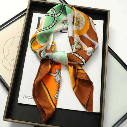 Chic Toddler Elegance: Luxurious 70x70cm Silk Scarf for Ages 6 Months to 4 Years - Très Elite