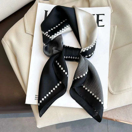 Chic Toddler Elegance: Luxurious 70x70cm Silk Scarf for Ages 6 Months to 4 Years - Très Elite