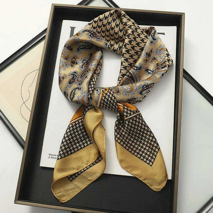 Chic Toddler Elegance: Luxurious 70x70cm Silk Scarf for Ages 6 Months to 4 Years - Très Elite