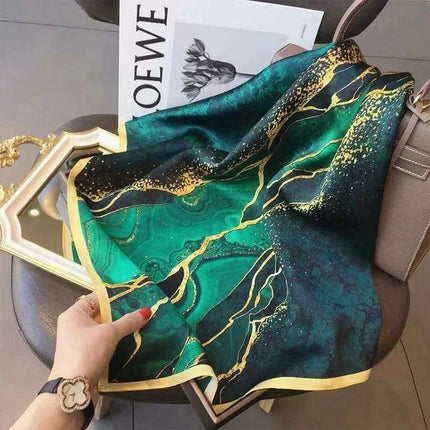 Chic Toddler Elegance: Luxurious 70x70cm Silk Scarf for Ages 6 Months to 4 Years - Très Elite