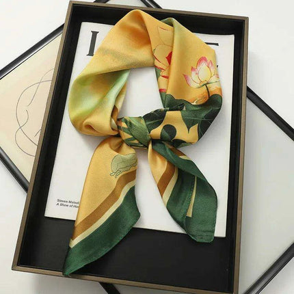 Chic Toddler Elegance: Luxurious 70x70cm Silk Scarf for Ages 6 Months to 4 Years - Très Elite