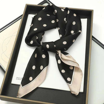 Chic Toddler Elegance: Luxurious 70x70cm Silk Scarf for Ages 6 Months to 4 Years - Très Elite
