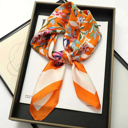 Chic Toddler Elegance: Luxurious 70x70cm Silk Scarf for Ages 6 Months to 4 Years - Très Elite