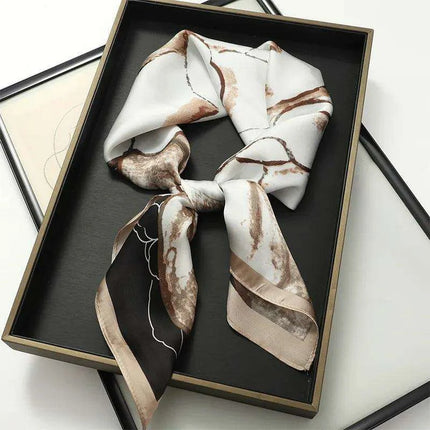 Chic Toddler Elegance: Luxurious 70x70cm Silk Scarf for Ages 6 Months to 4 Years - Très Elite