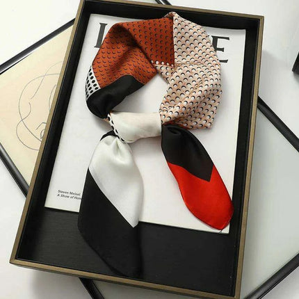 Chic Toddler Elegance: Luxurious 70x70cm Silk Scarf for Ages 6 Months to 4 Years - Très Elite