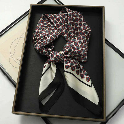 Chic Toddler Elegance: Luxurious 70x70cm Silk Scarf for Ages 6 Months to 4 Years - Très Elite