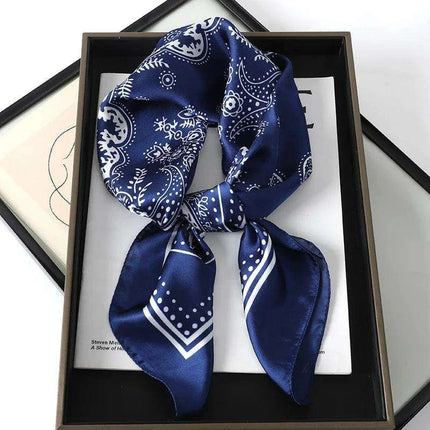 Chic Toddler Elegance: Luxurious 70x70cm Silk Scarf for Ages 6 Months to 4 Years - Très Elite