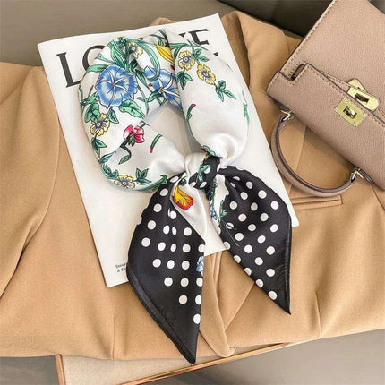 Chic Toddler Elegance: Luxurious 70x70cm Silk Scarf for Ages 6 Months to 4 Years - Très Elite