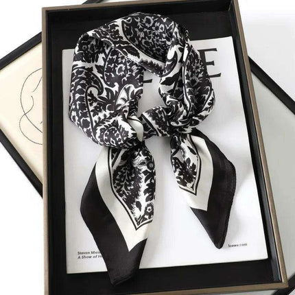 Chic Toddler Elegance: Luxurious 70x70cm Silk Scarf for Ages 6 Months to 4 Years - Très Elite