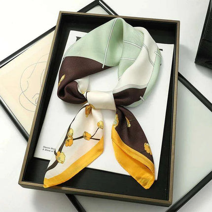 Chic Toddler Elegance: Luxurious 70x70cm Silk Scarf for Ages 6 Months to 4 Years - Très Elite