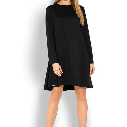 Chic Trapezoidal Daydress with Stylish Peekaboo Accents - Très Elite