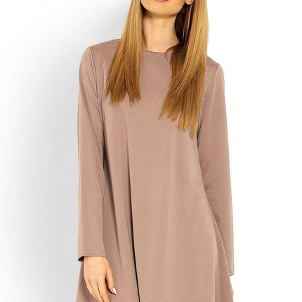 Chic Trapezoidal Daydress with Stylish Peekaboo Accents - Très Elite