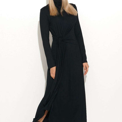 Chic Turtleneck Maxi Dress with Elegant Detailing - Très Elite