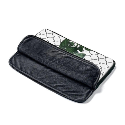 Chic Urban Laptop Protector - Modern Style for Tech Safety