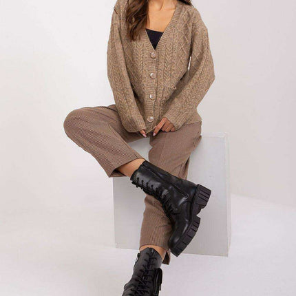 Chic V-Neck Knit Cardigan with Customizable Buttons - Très Elite
