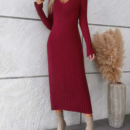 Chic V-Neck Knit Dress for Effortless Autumn-Winter Elegance - Très Elite