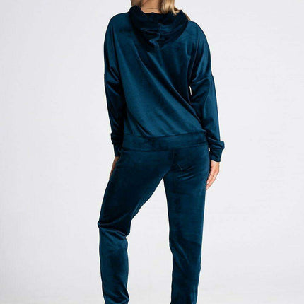 Chic Velour Hooded Sweatshirt with Practical Kangaroo Pocket - Très Elite